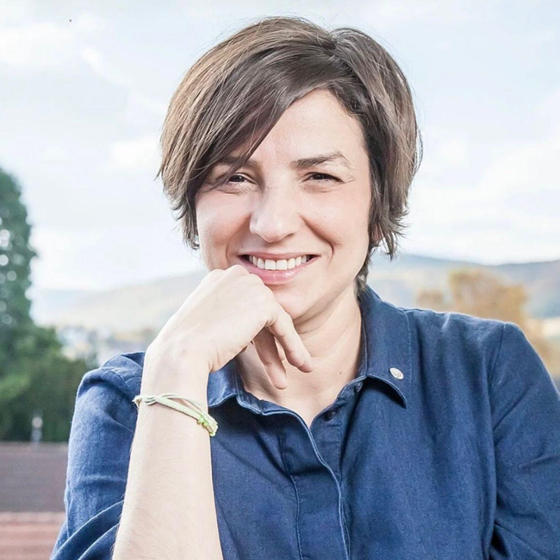 kurze-haare, jeans-shirt, blaues-shirt, hautfreundlich, freundliches-porträt