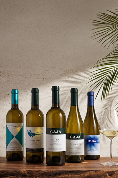Weinflasche, Weißwein, Flaschenreihe, Weingenuss, Weinglas