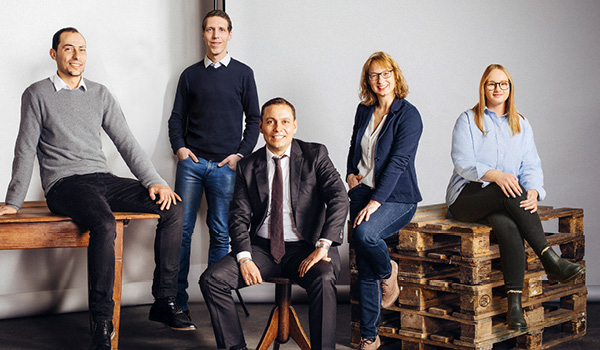 Gruppenfoto, Person, Leute, Hosen, Mann, Gruppenfoto, Person, Leute, Hosen, Mann