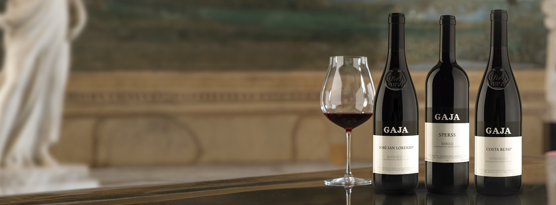 Rotwein, Weinflasche, Barolo, Barbaresco, Schwarze Flasche