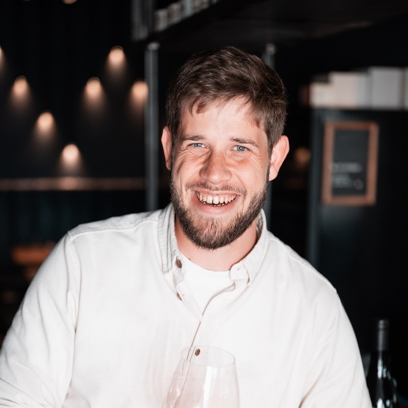 Mensch, Becher, Weißes Hemd, Lächelnd, Bar