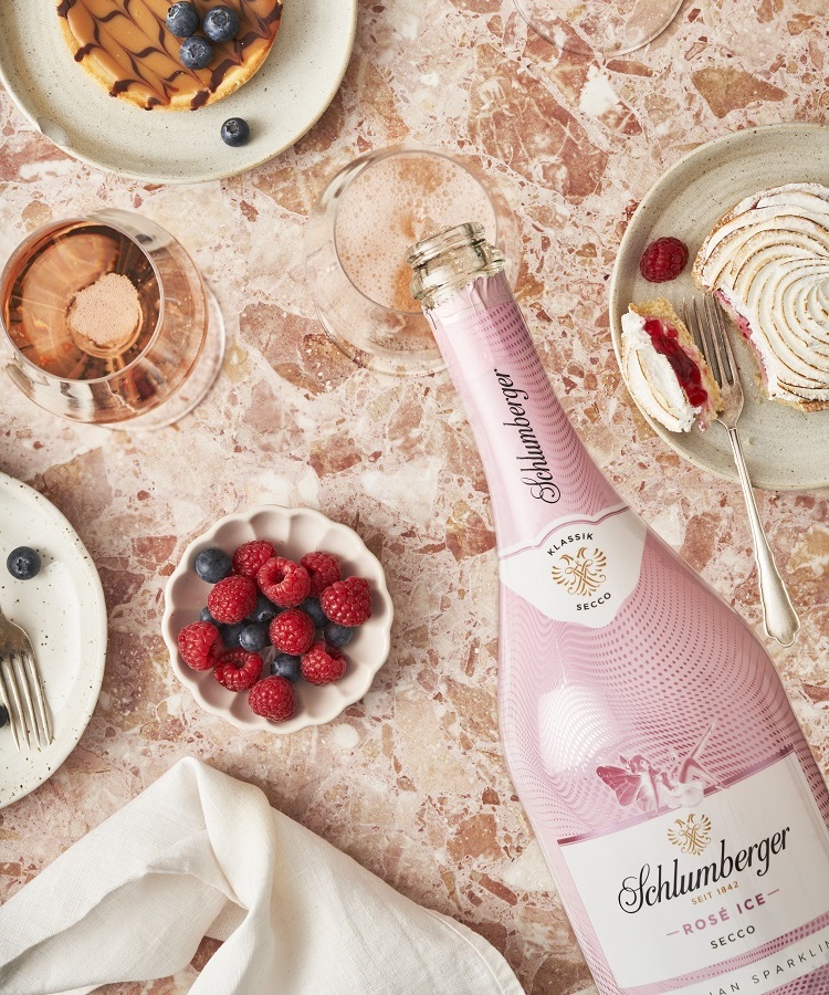 Teller, Besteck, Gabel, Beere, Himbeere